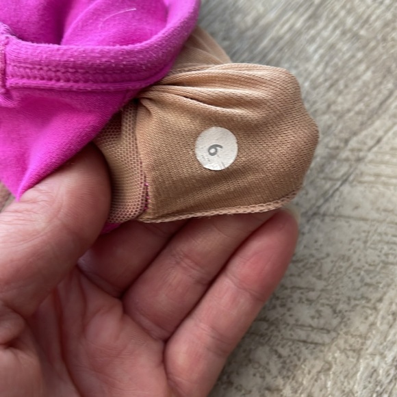 Lululemon vintage pink flow Y athletic bra - Picture 4 of 5